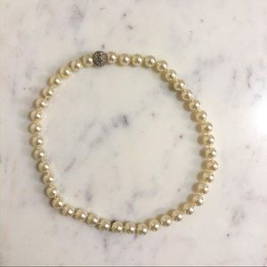 Faux pearl beaded necklace